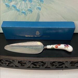 Cake Server Royal Worcester  Evesham Gold Pattern